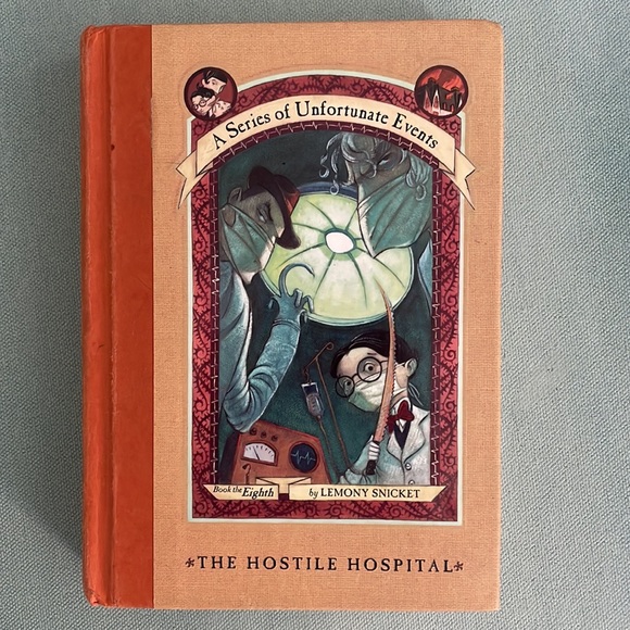 3 Lemony Snicket Books The Grim Grotto The Hostile Hospital Carnivorous Carnival - Picture 6 of 8